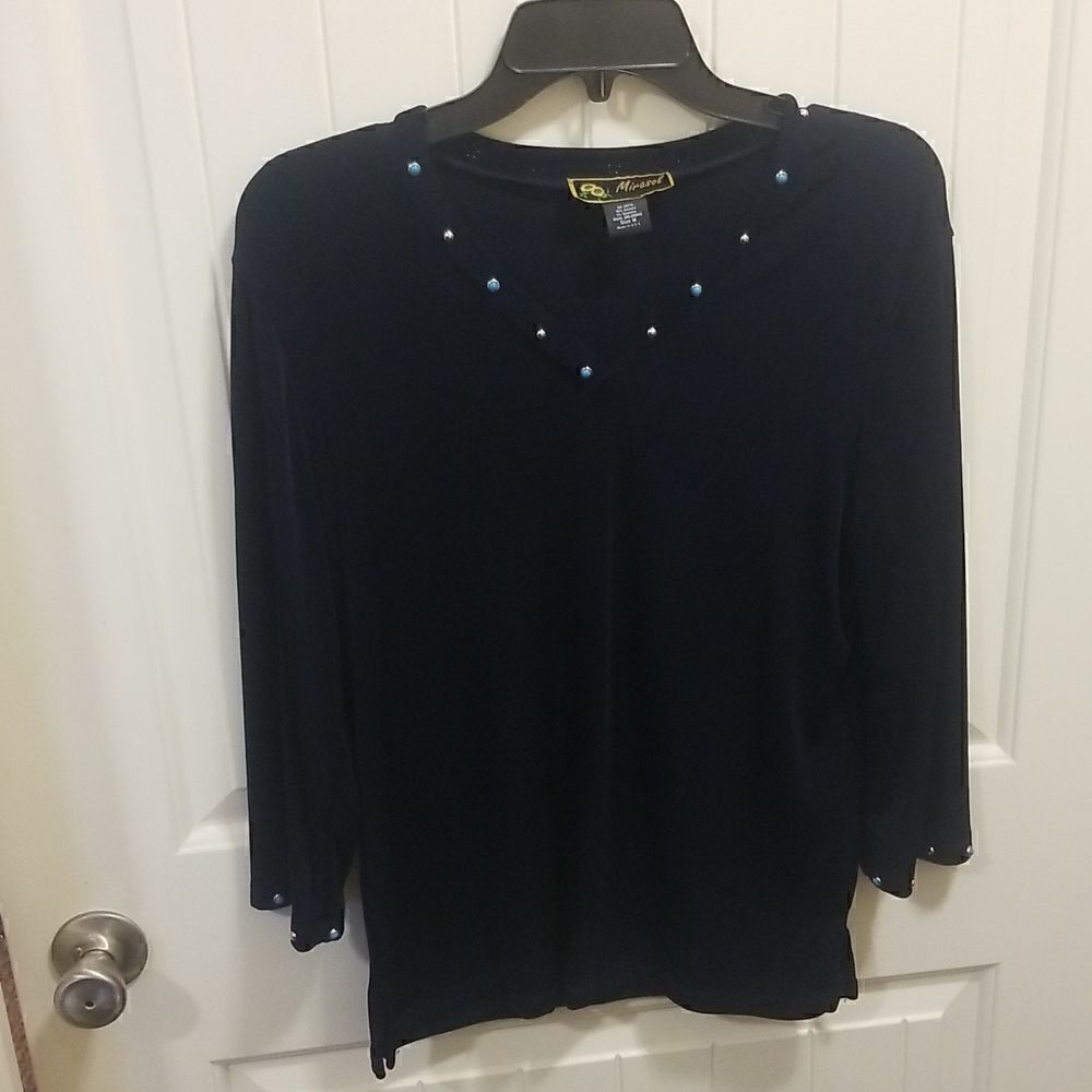 Mirasol Casual Studded Collar/ Studded Sleeve V-Neck Top Wmn's sz Large Navy